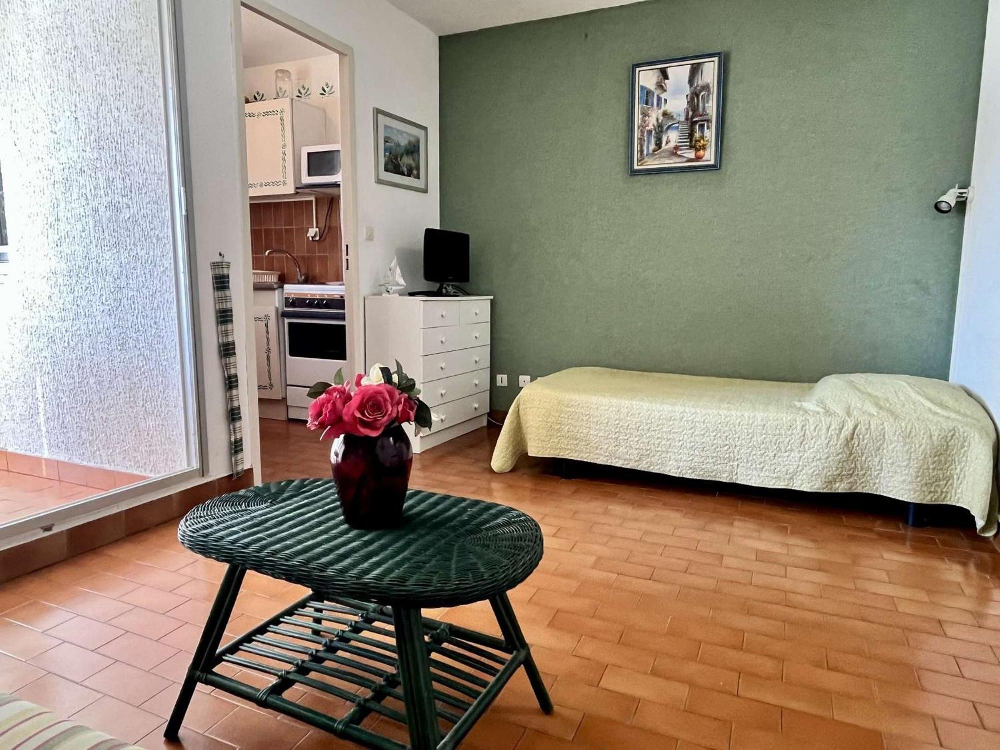 Studio A Argeles-Sur-Mer, 400M De La Plage Et Proche Commerces, Loggia, Animaux Bienvenus, Menage Inclus - Fr-1-225-548 Exterior foto